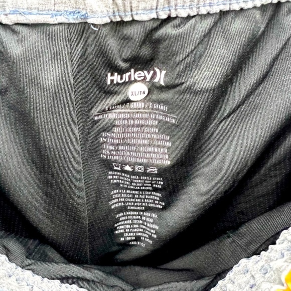 HURLEY XL HIBISCUS VOLLEY SWIM SHORTS,4 WAY STRETCH, WATER REPELLENT, WITH LINER - Picture 9 of 14